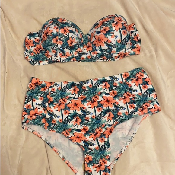 Bathing suit - Picture 1 of 2